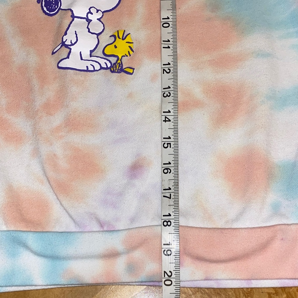 5/$50 Peanuts Tie-Dye Cropped Sweatshirt with Snoopy and Woodstock Size Large - Picture 9 of 10